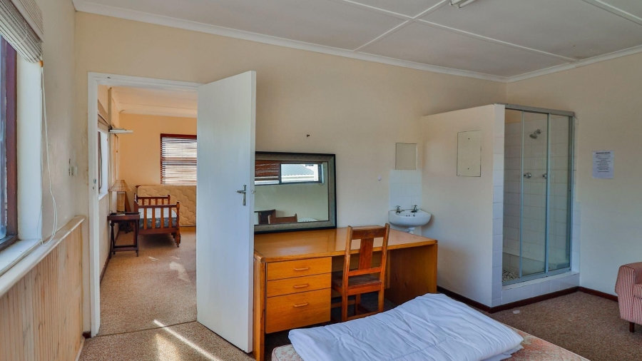 5 Bedroom Property for Sale in Kleinbaai Western Cape